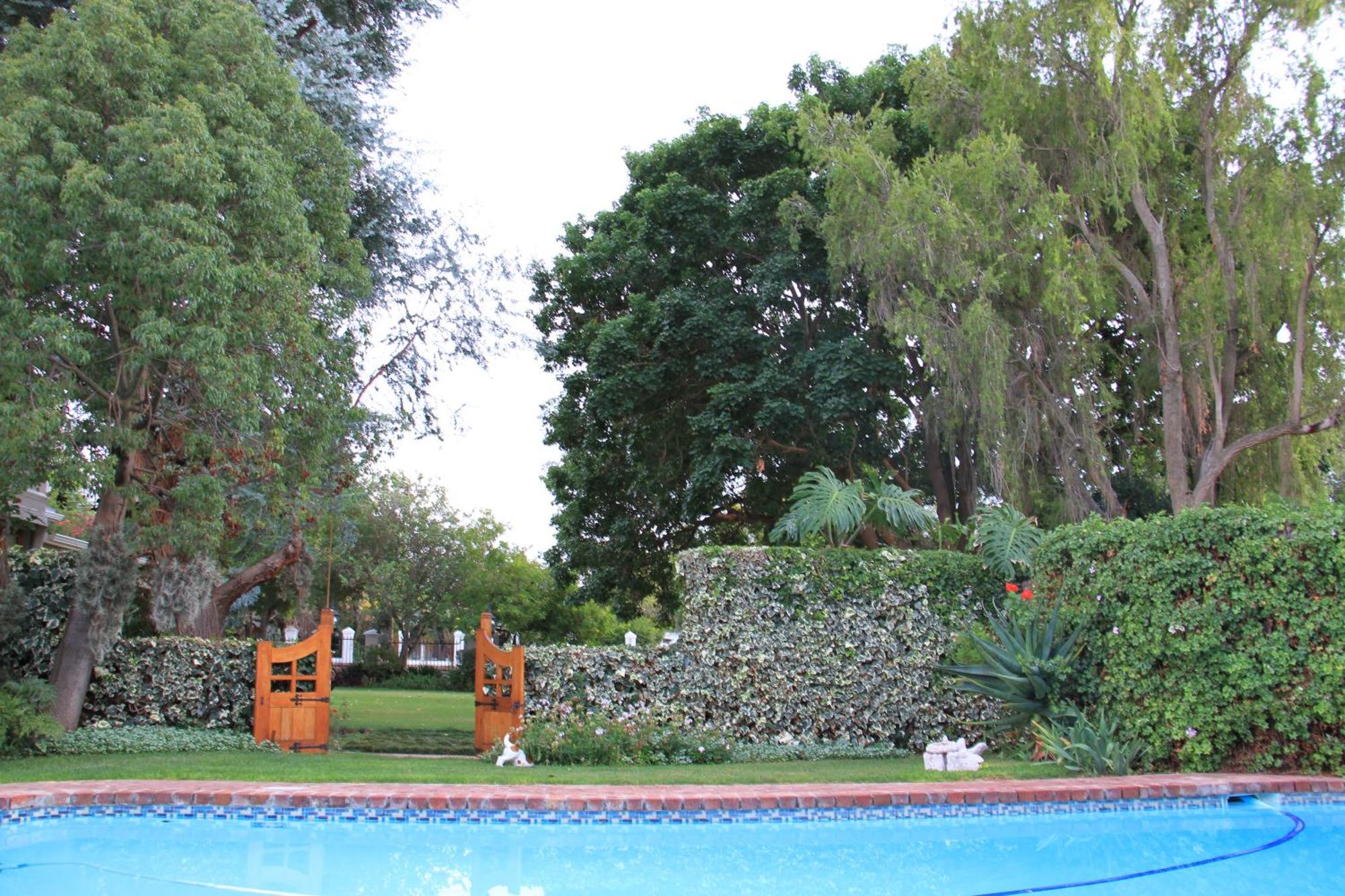 La Pension Guest House Oudtshoorn Exterior foto